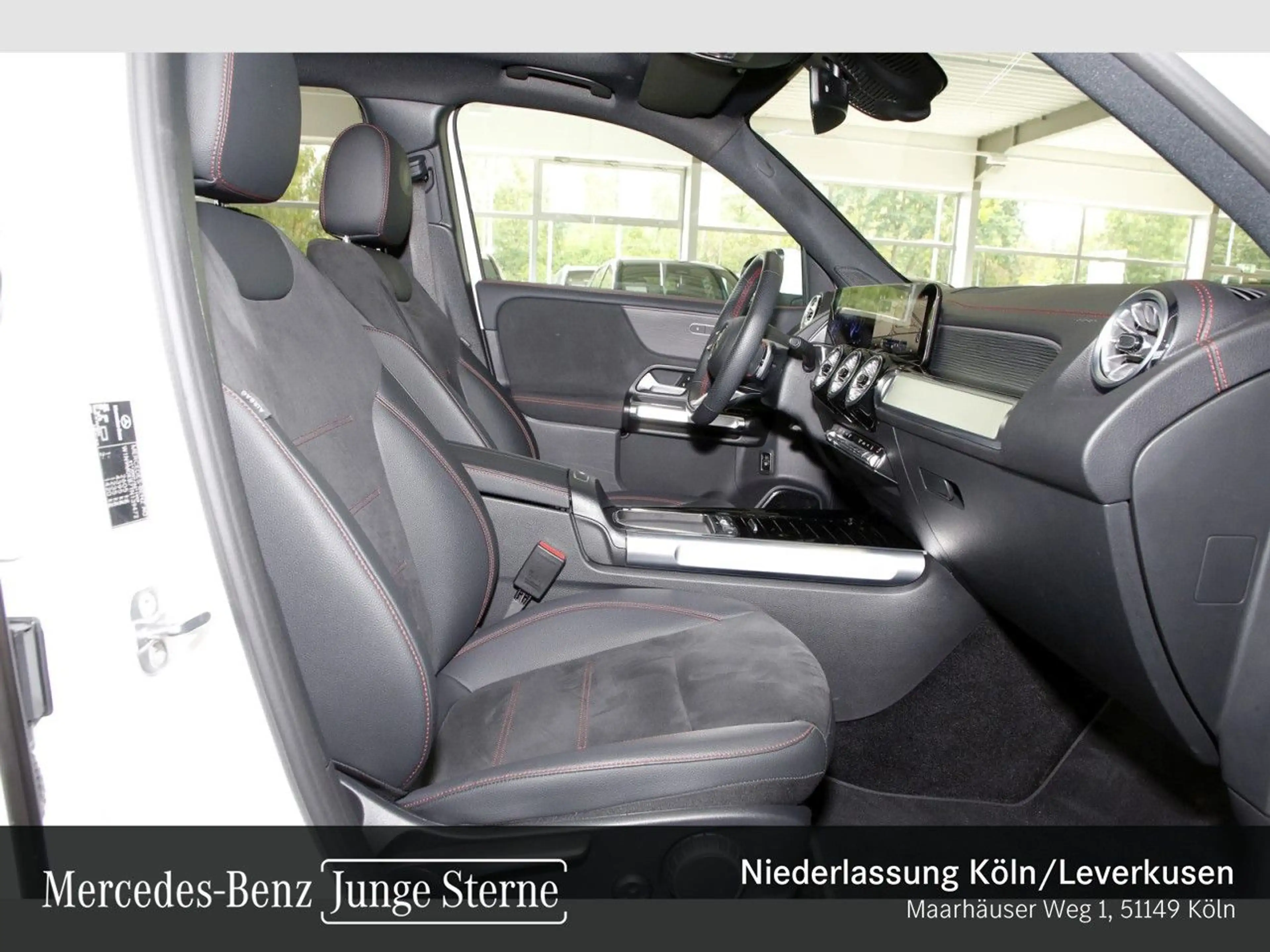 Mercedes-Benz EQB 300 4M AMG+PLUS-PAKET+AHK+PANO+360+KEYLESS — photo 6
