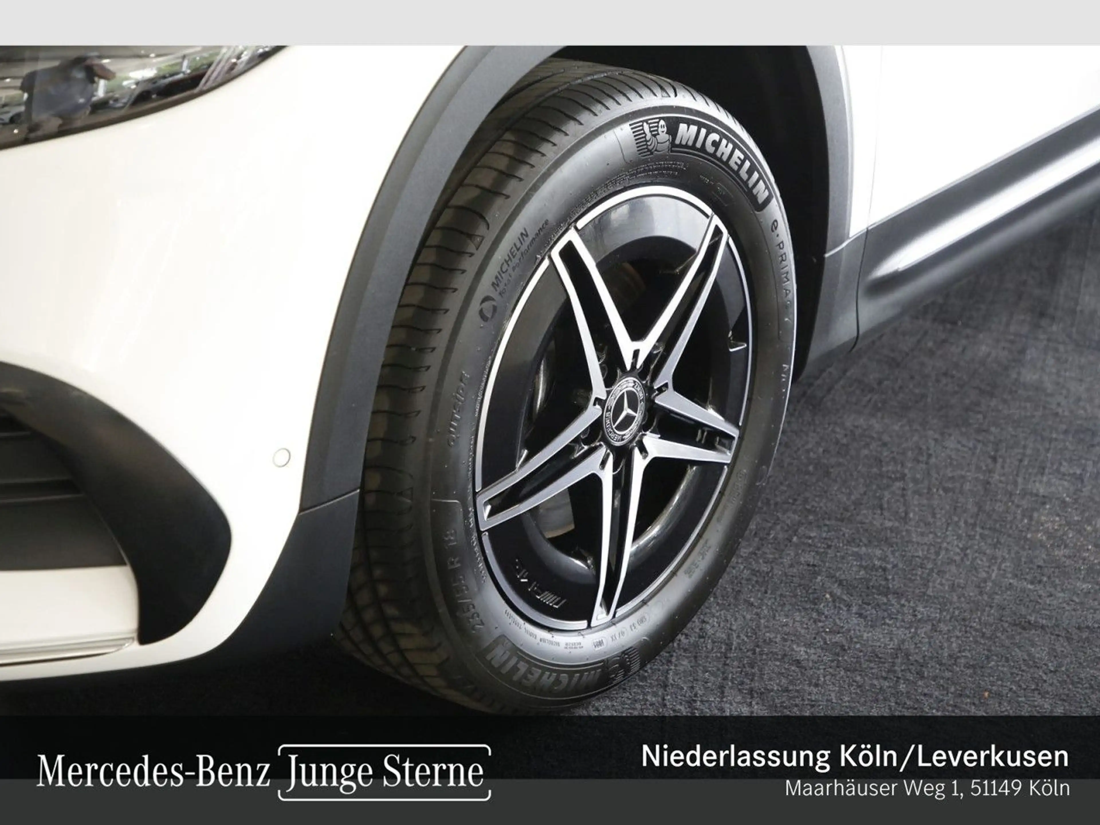 Mercedes-Benz EQB 300 4M AMG+PLUS-PAKET+AHK+PANO+360+KEYLESS — photo 5