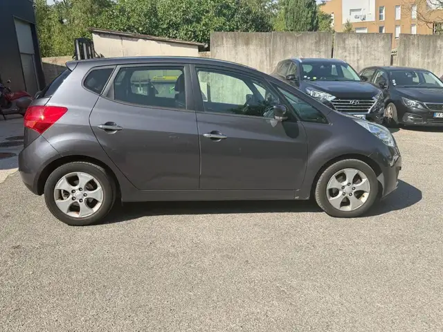 Kia Venga view 6
