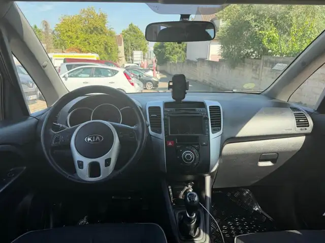 Kia Venga view 4