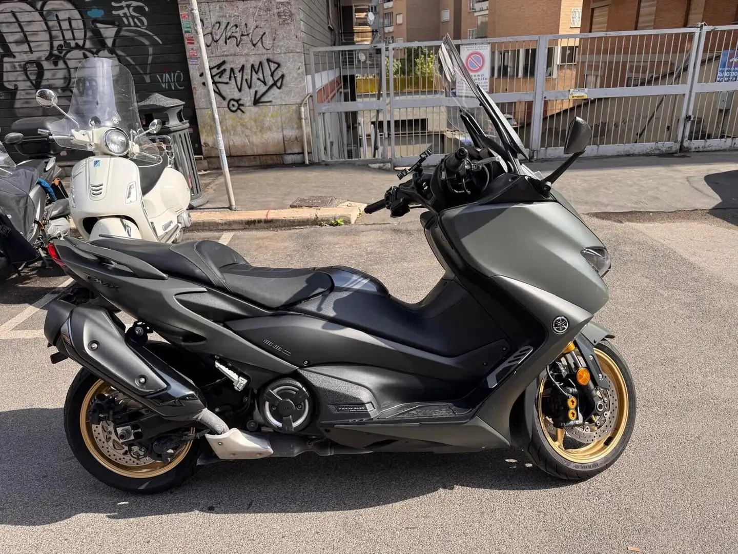 Yamaha TMAX 560 Tech max - 2