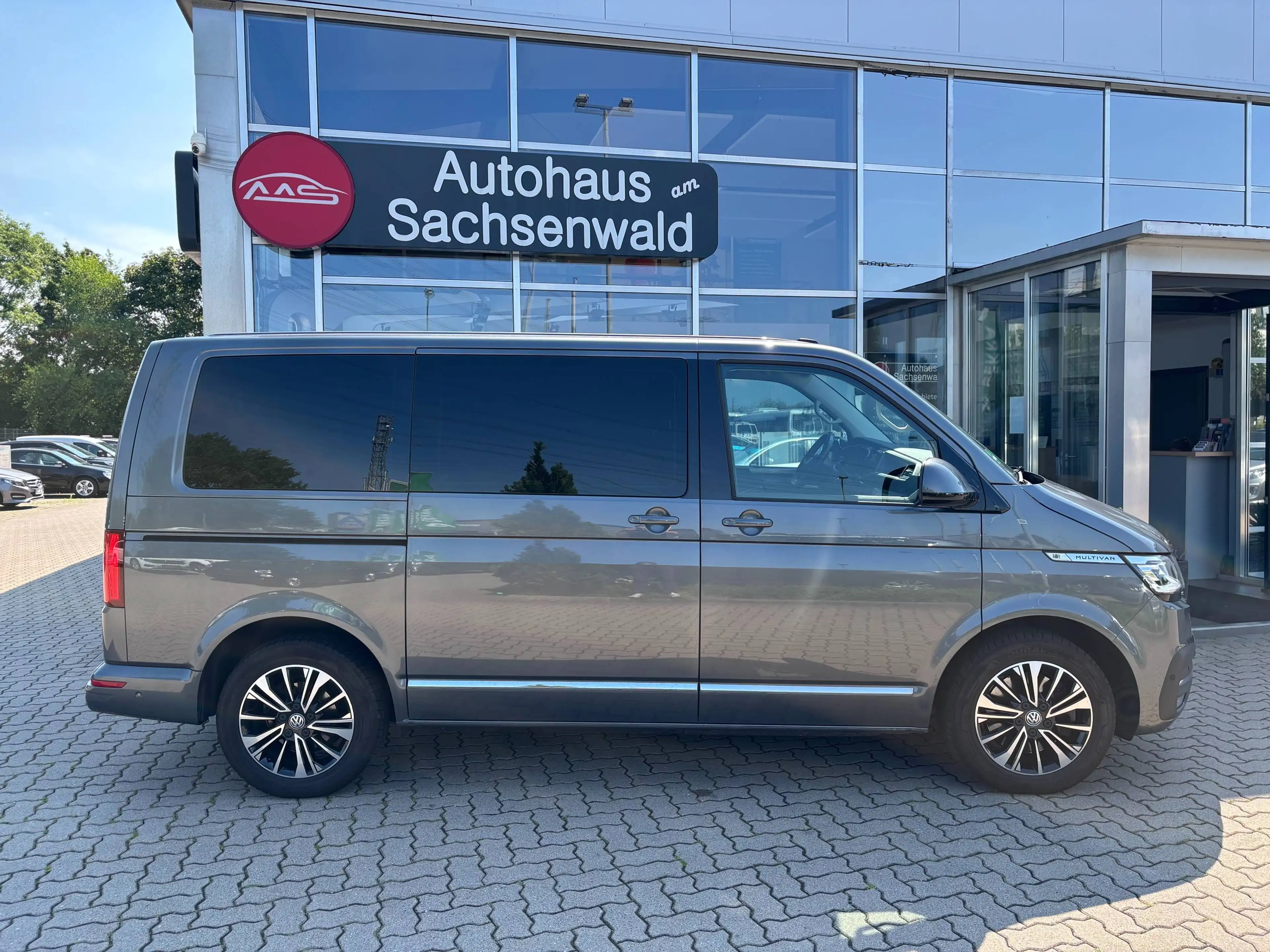 Volkswagen T6.1 Multivan Multivan Highline DSG 4MOTION ABT — photo 4