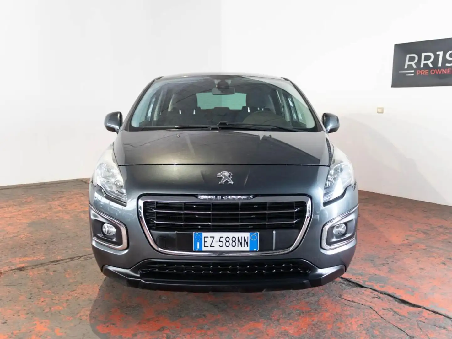 Peugeot 3008 1.6 e-HDi 115 CV Automatica Gris - 2