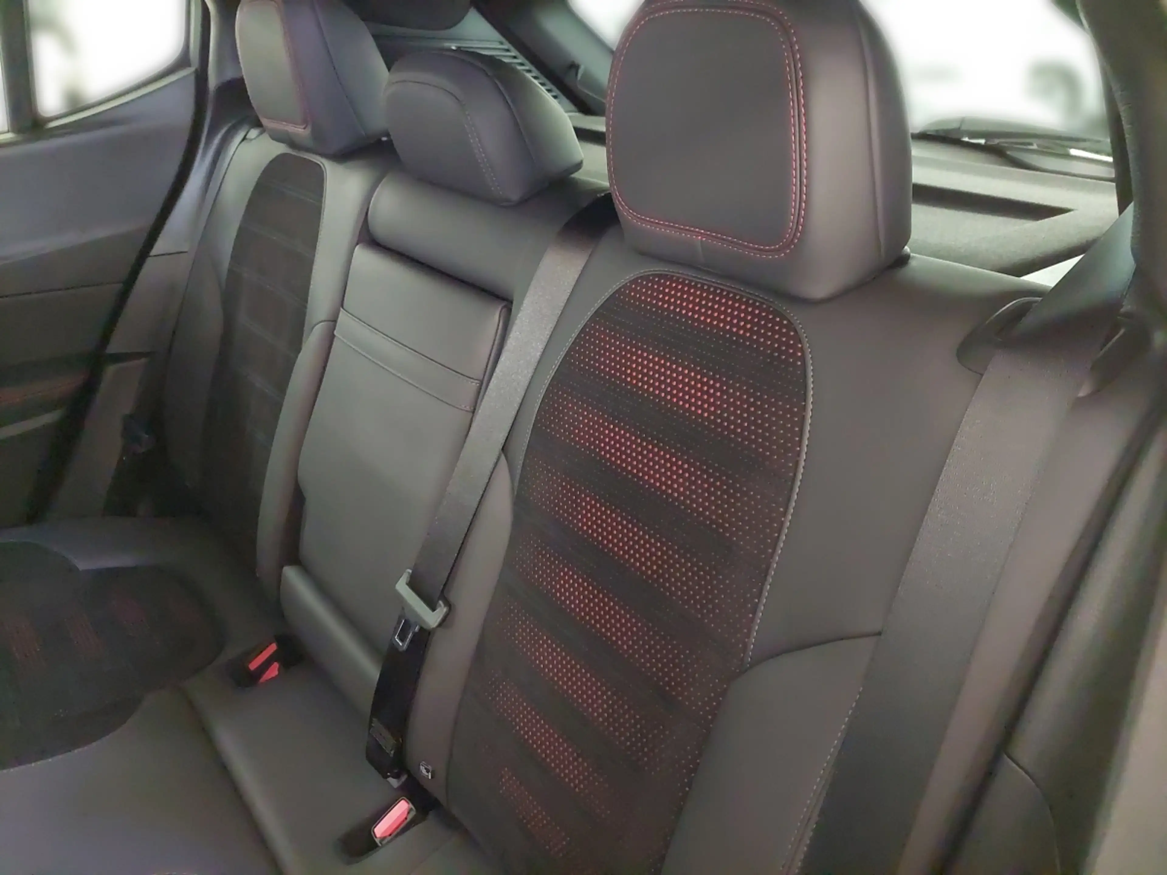Alfa Romeo Tonale VELOCE PHEV 1,3 T4 VGT e-AWD — photo 10