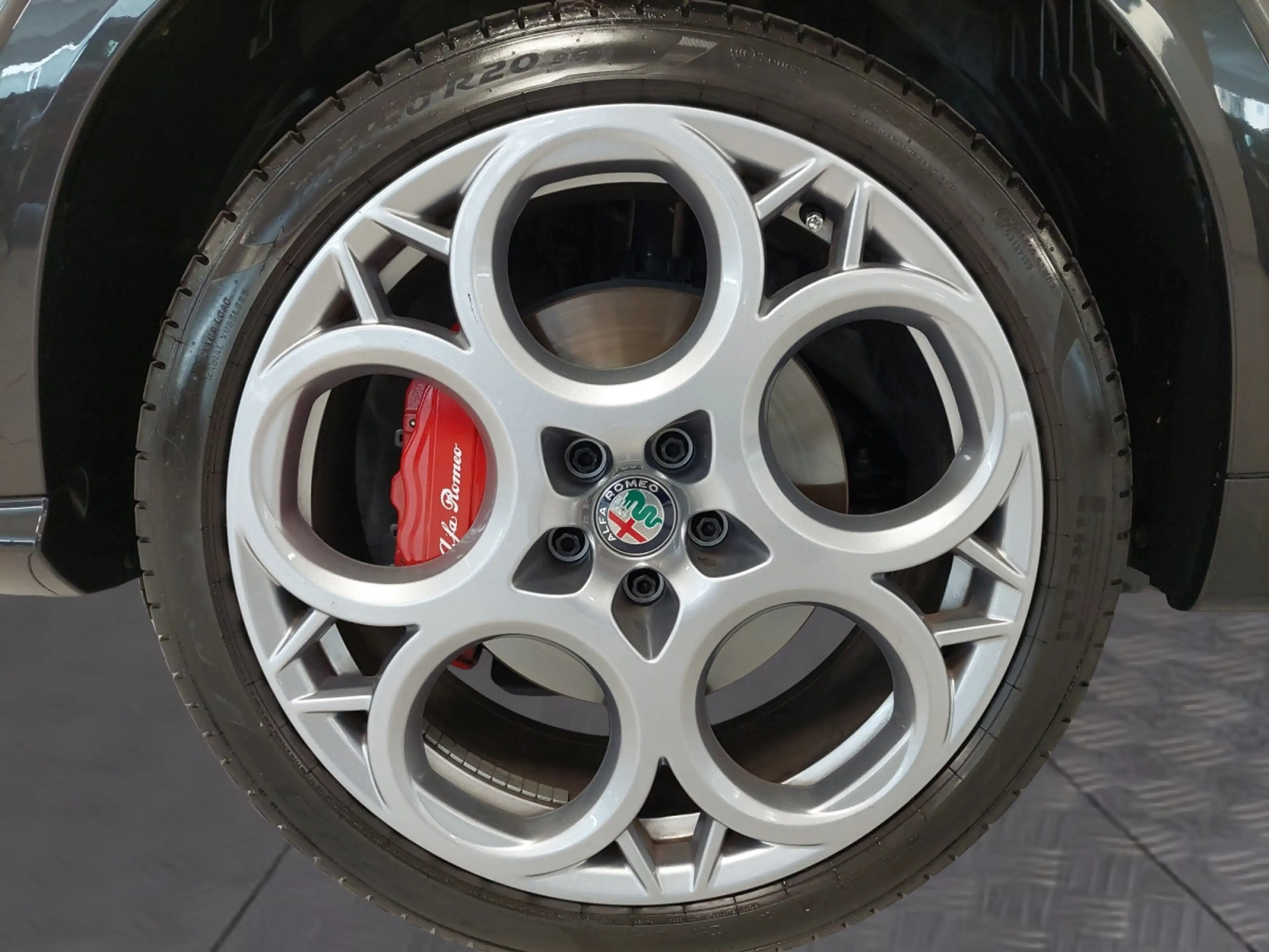 Alfa Romeo Tonale VELOCE PHEV 1,3 T4 VGT e-AWD — photo 13