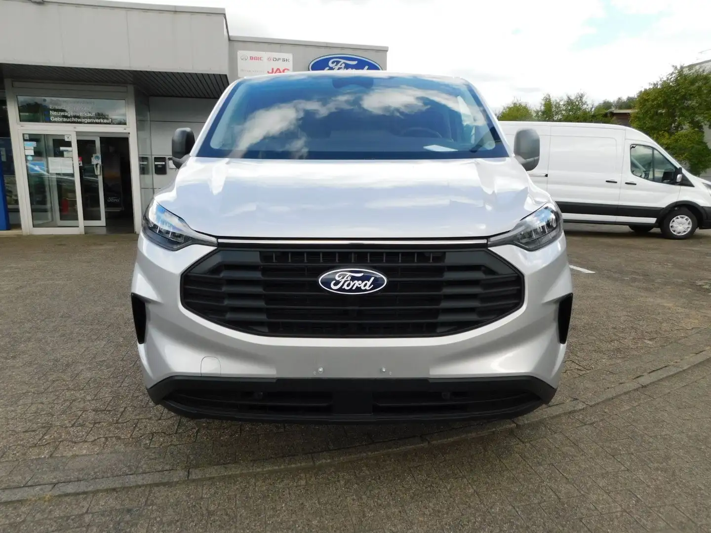 Ford Transit Custom Kasten 320 L2 Automatik Plateado - 2