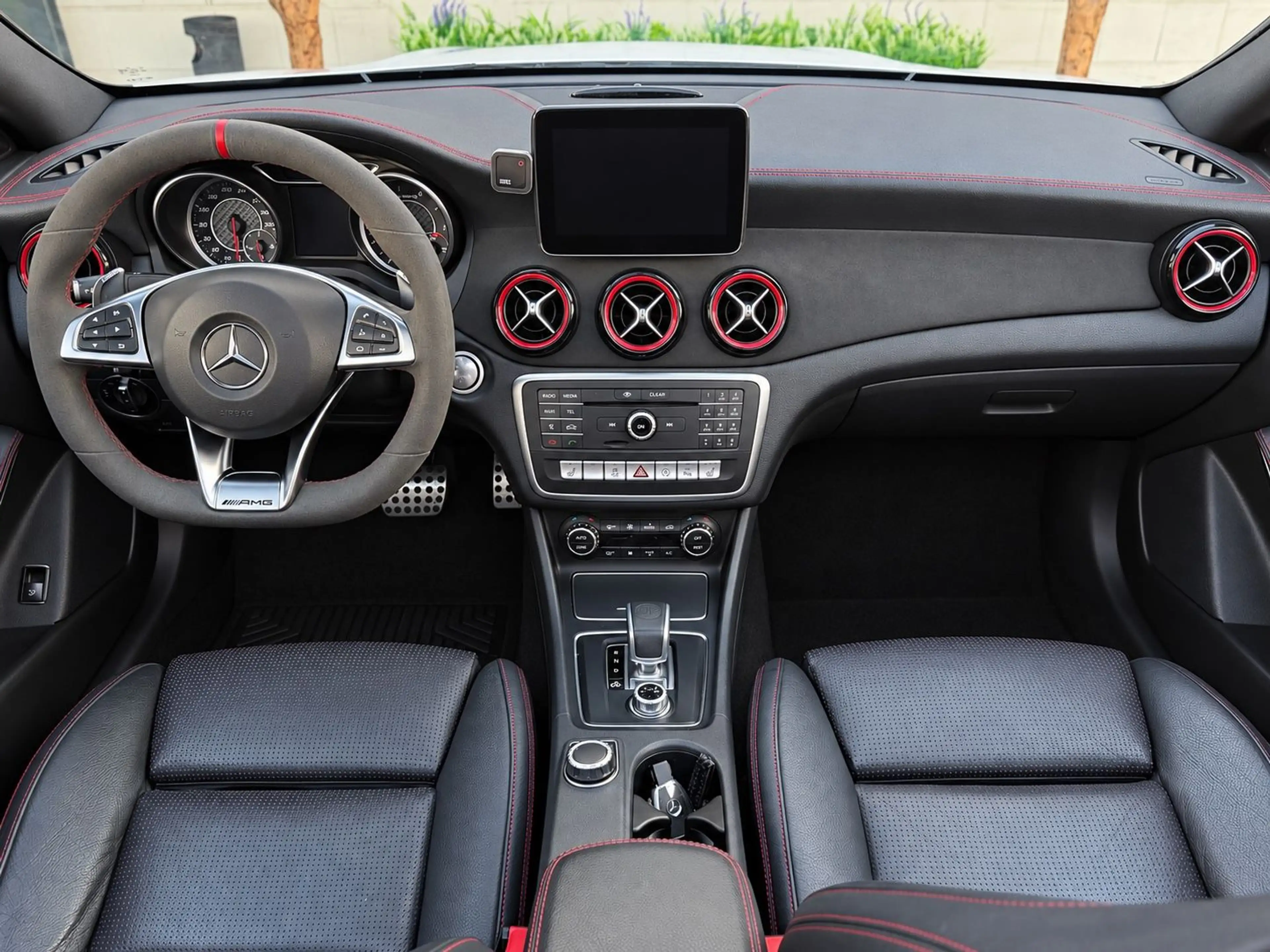 Mercedes-Benz CLA 45 AMG 4Matic*UNFALLFREI*NAVI*PANO*GARANTIE — photo 10