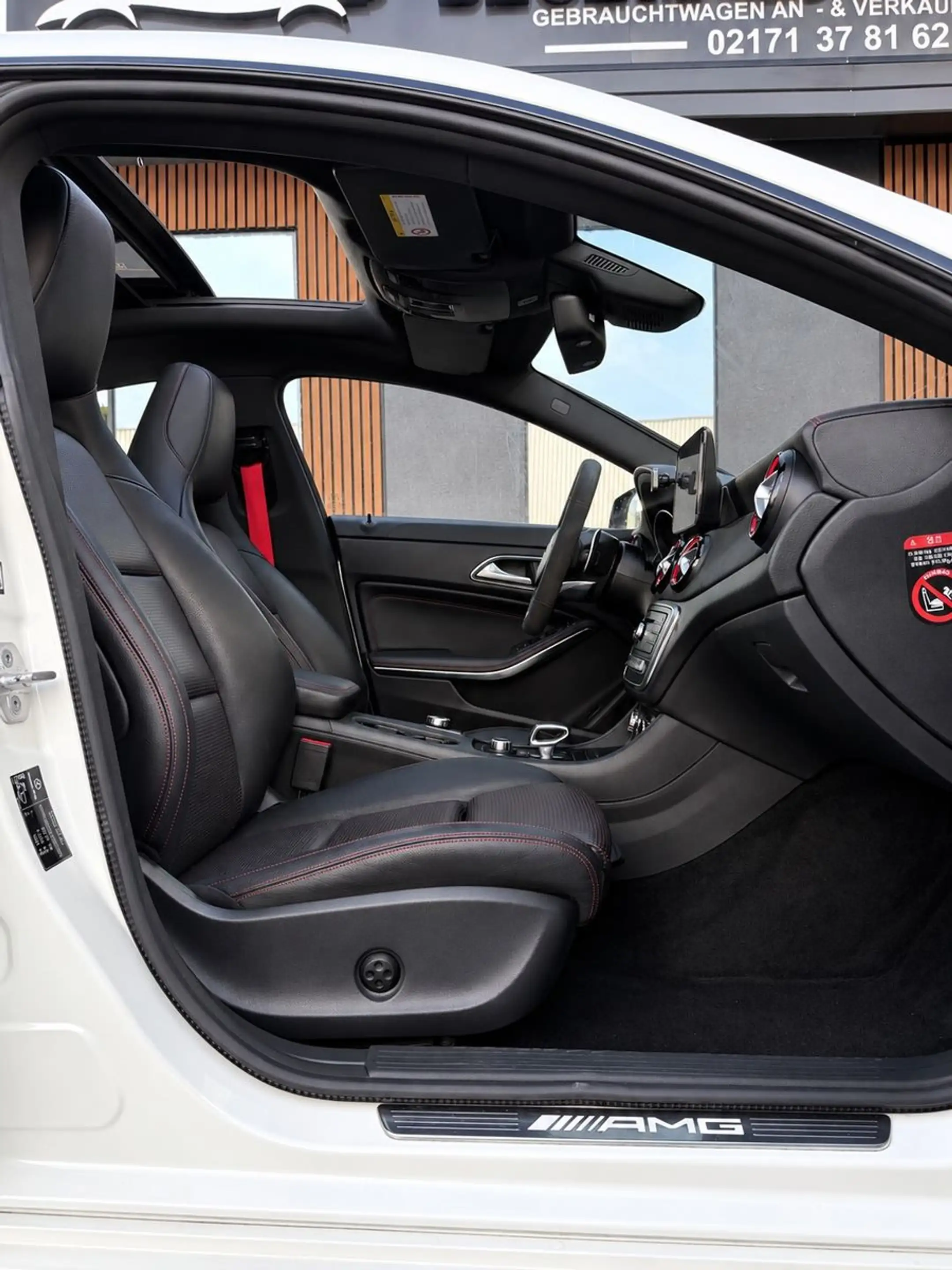 Mercedes-Benz CLA 45 AMG 4Matic*UNFALLFREI*NAVI*PANO*GARANTIE — photo 15