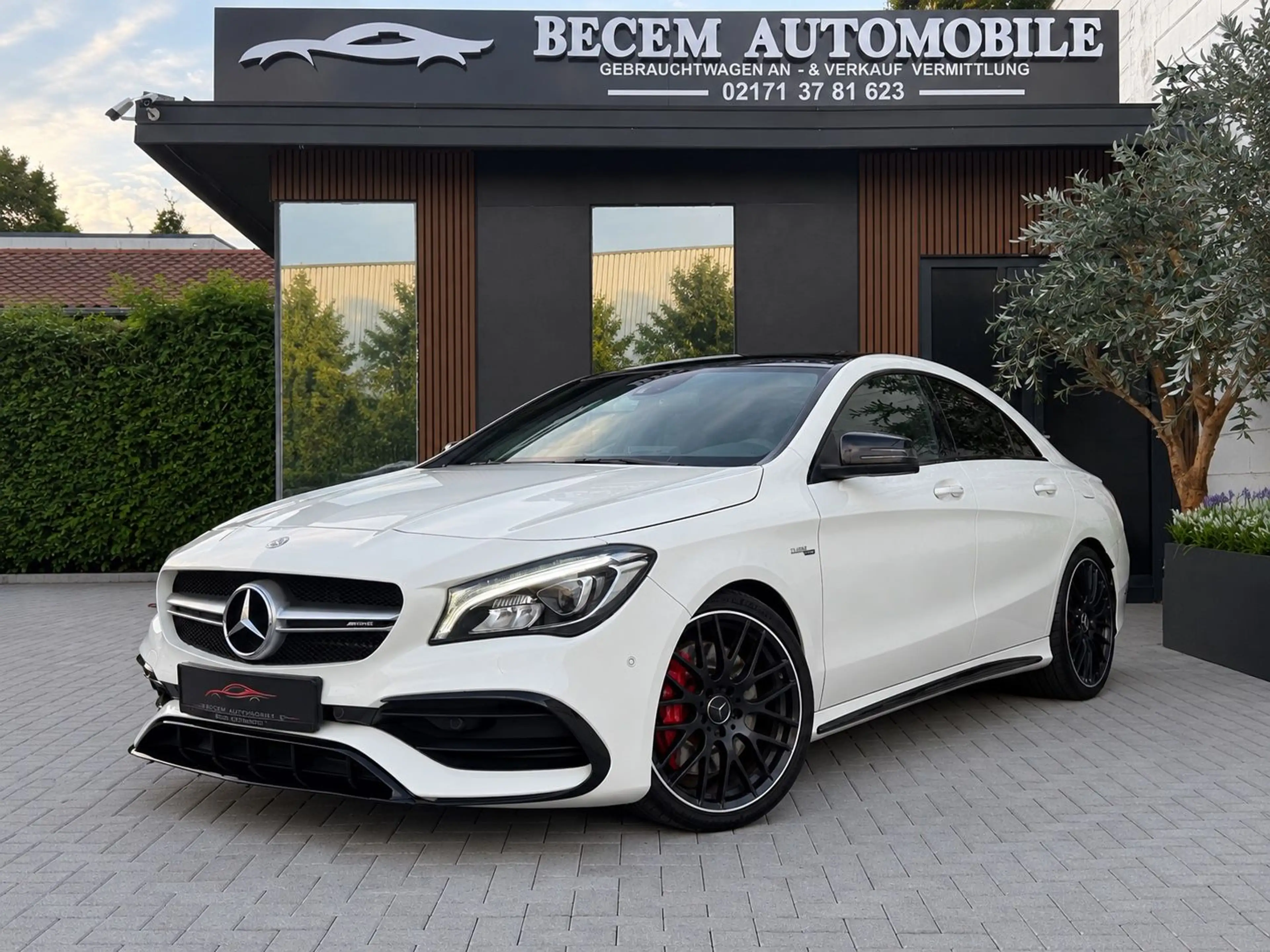 Mercedes-Benz CLA 45 AMG 4Matic*UNFALLFREI*NAVI*PANO*GARANTIE