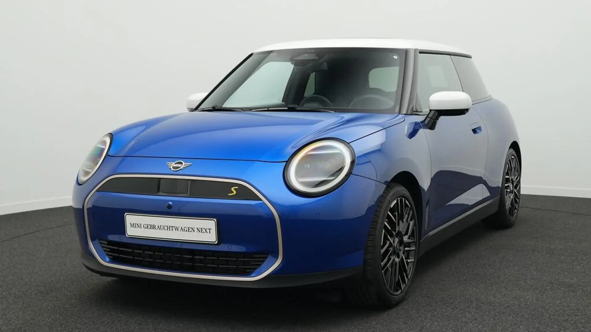 MINI Cooper SE Favoured Trim Blau - 1