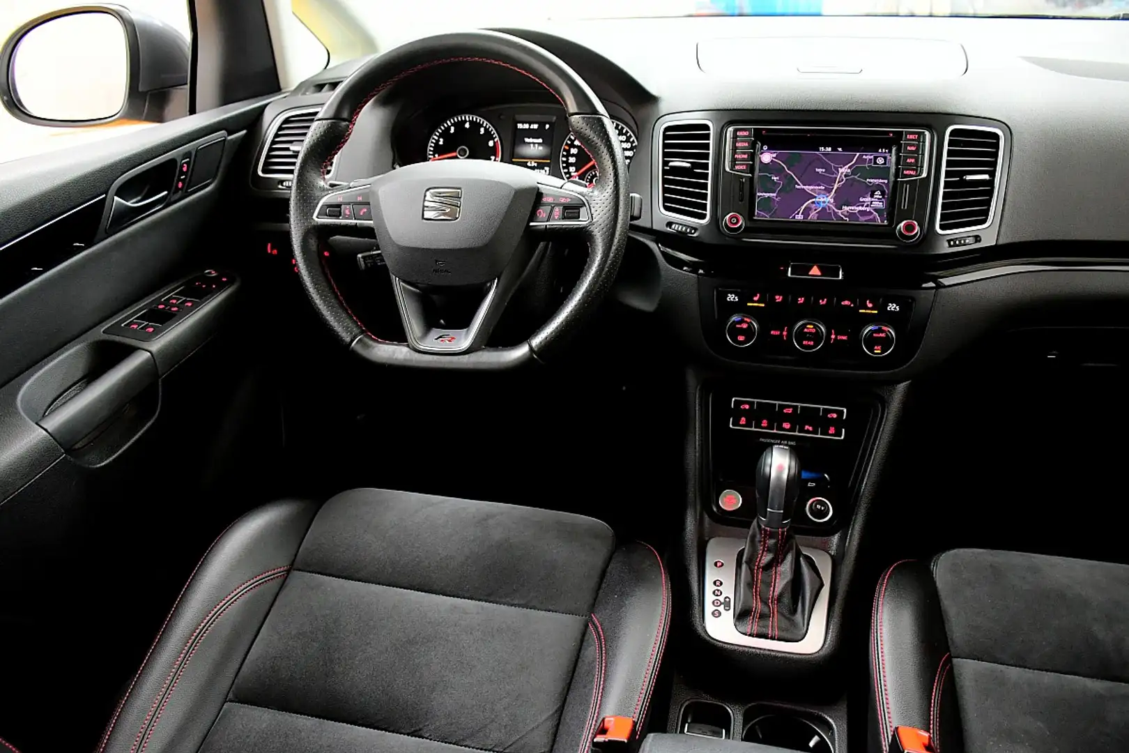 SEAT Alhambra FR 1,4 TSI DSG Weiß - 2