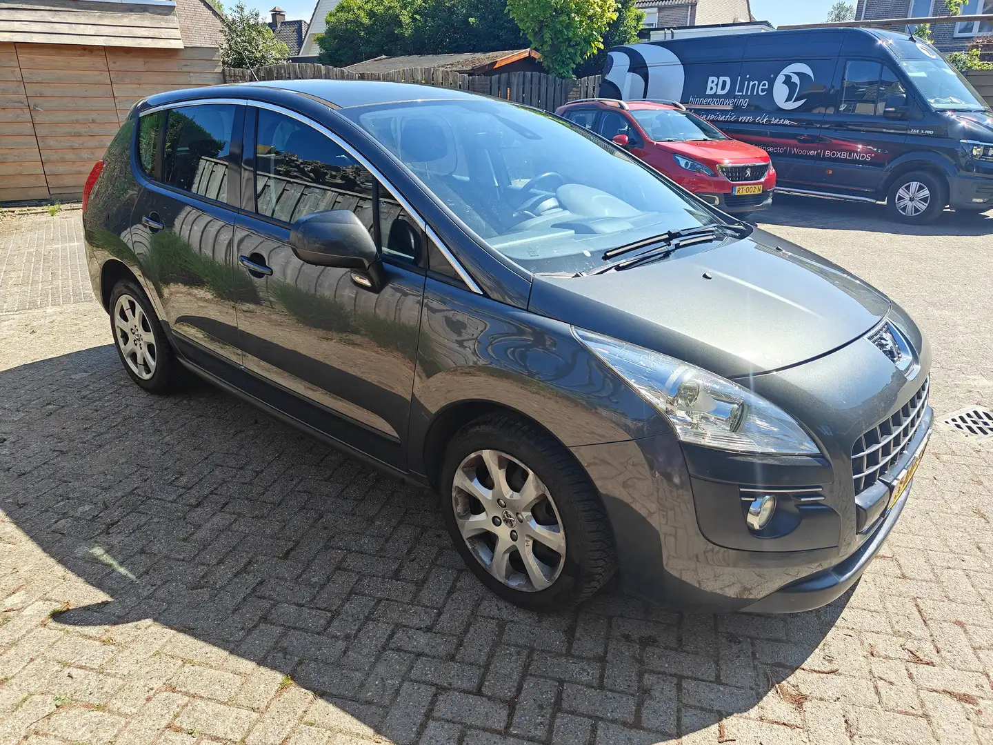 Peugeot 3008 3008 1.6 VTi SR Grijs - 2
