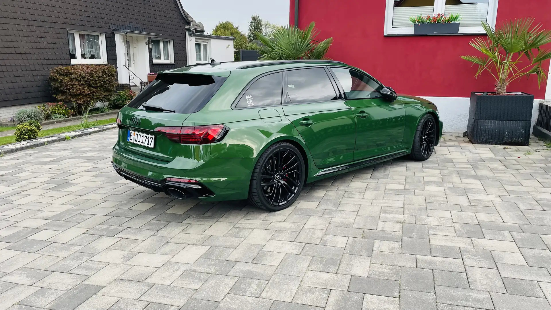 Audi RS4 RS4 Avant / Sonoma-Grün/Vollausstattung /B&O - 2