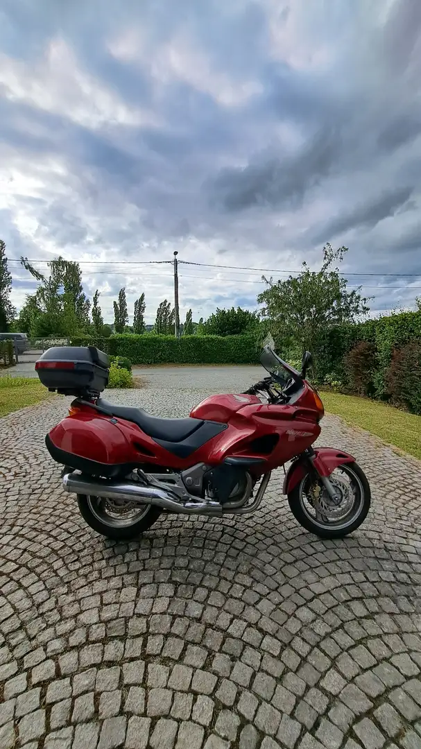 Honda Deauville 650 Rouge - 1