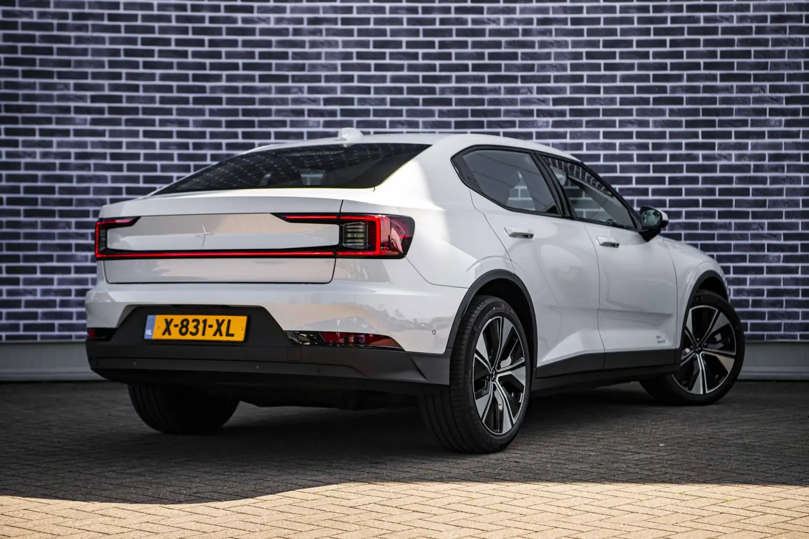 Polestar 2 Long Range Single Motor 82 kWh | Pilot pack | Adap Grijs - 2
