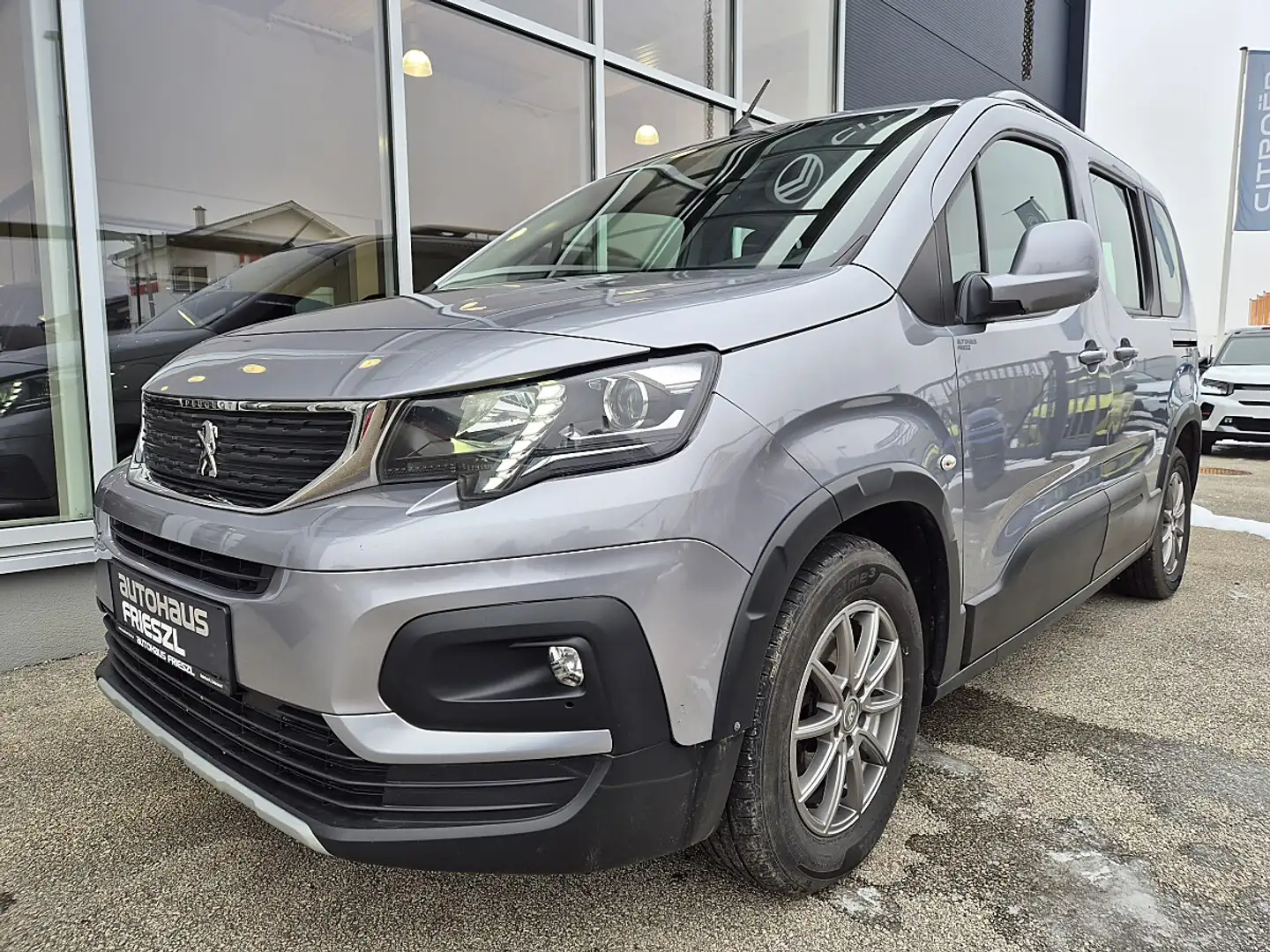 Peugeot Rifter 1,5 BlueHDI 130 S&S Allure Grau - 1