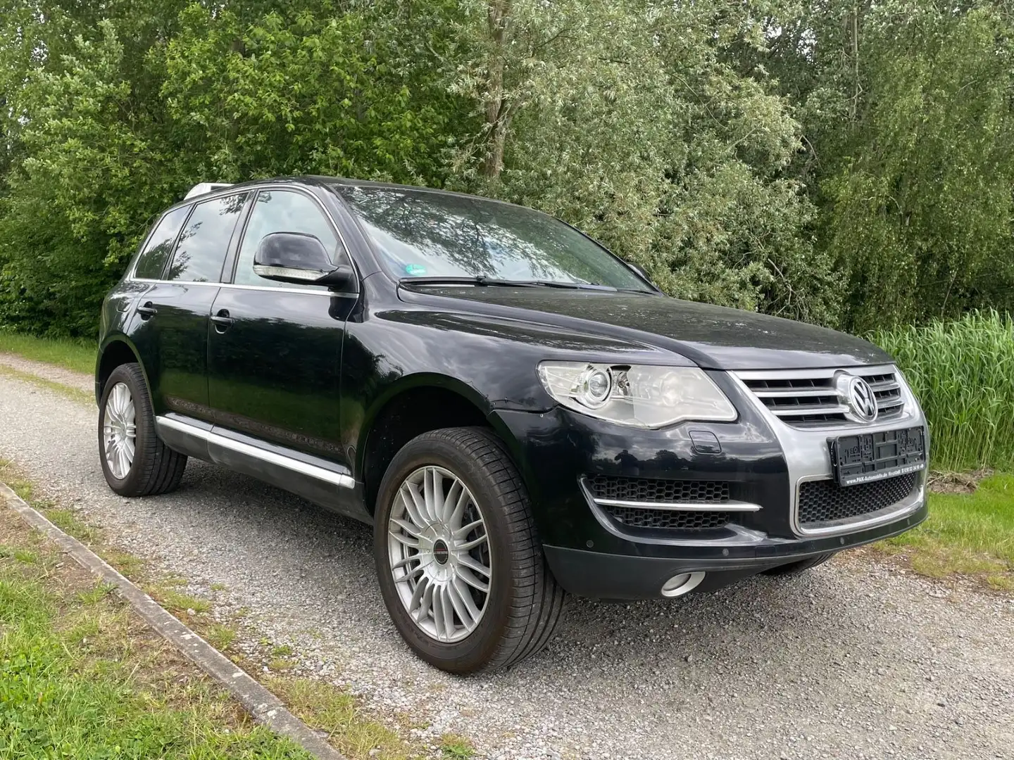 Volkswagen Touareg 5.0l TDI V10 Euro4 Aut. Tüv=06/25 AHK VB Schwarz - 1