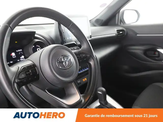 Toyota Yaris Cross view 11