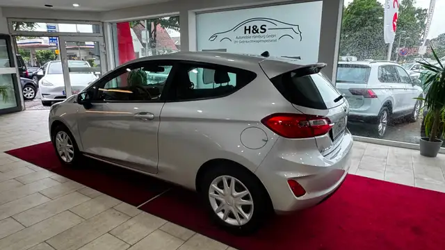 Ford Fiesta view 3
