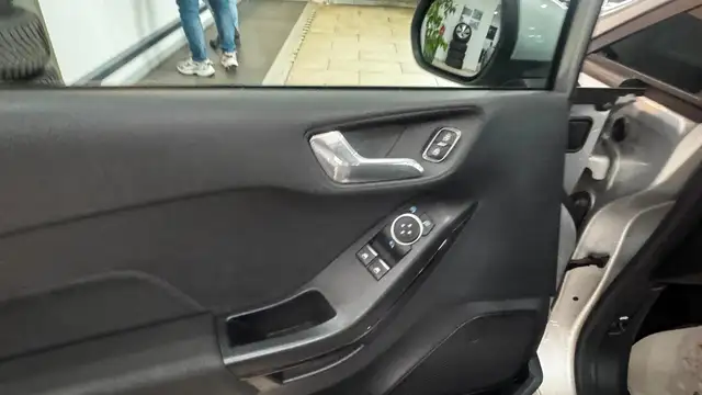 Ford Fiesta view 14