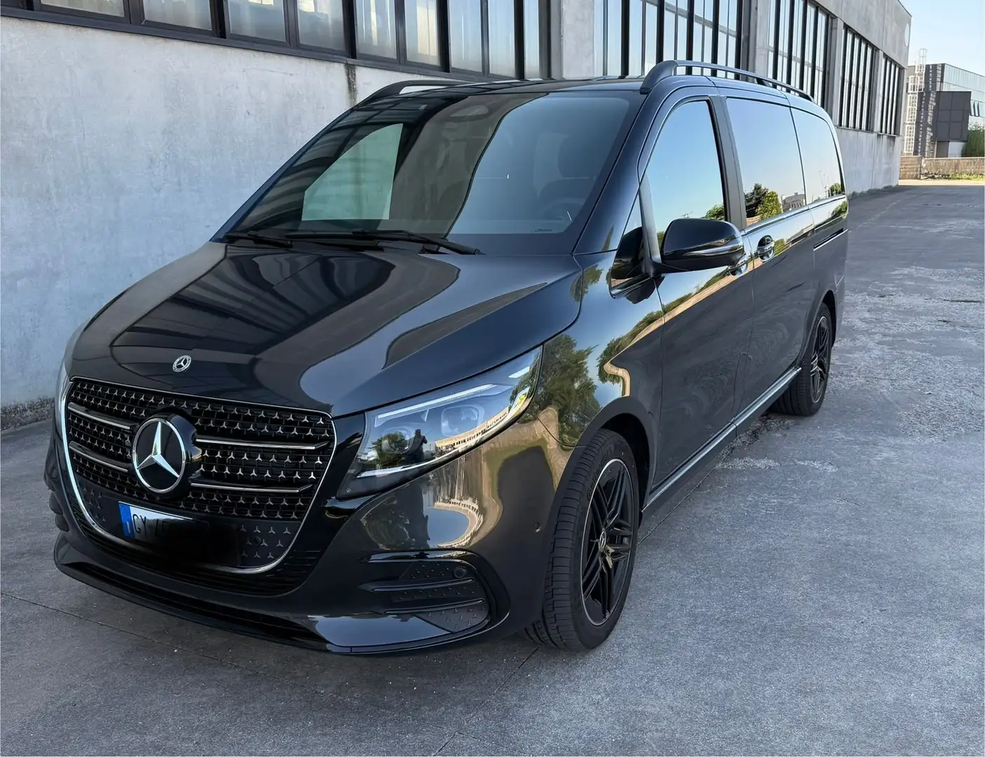 Mercedes-Benz V 300 Long 4Matic Avantgarde AMG Packet Full Optional!! Grigio - 1