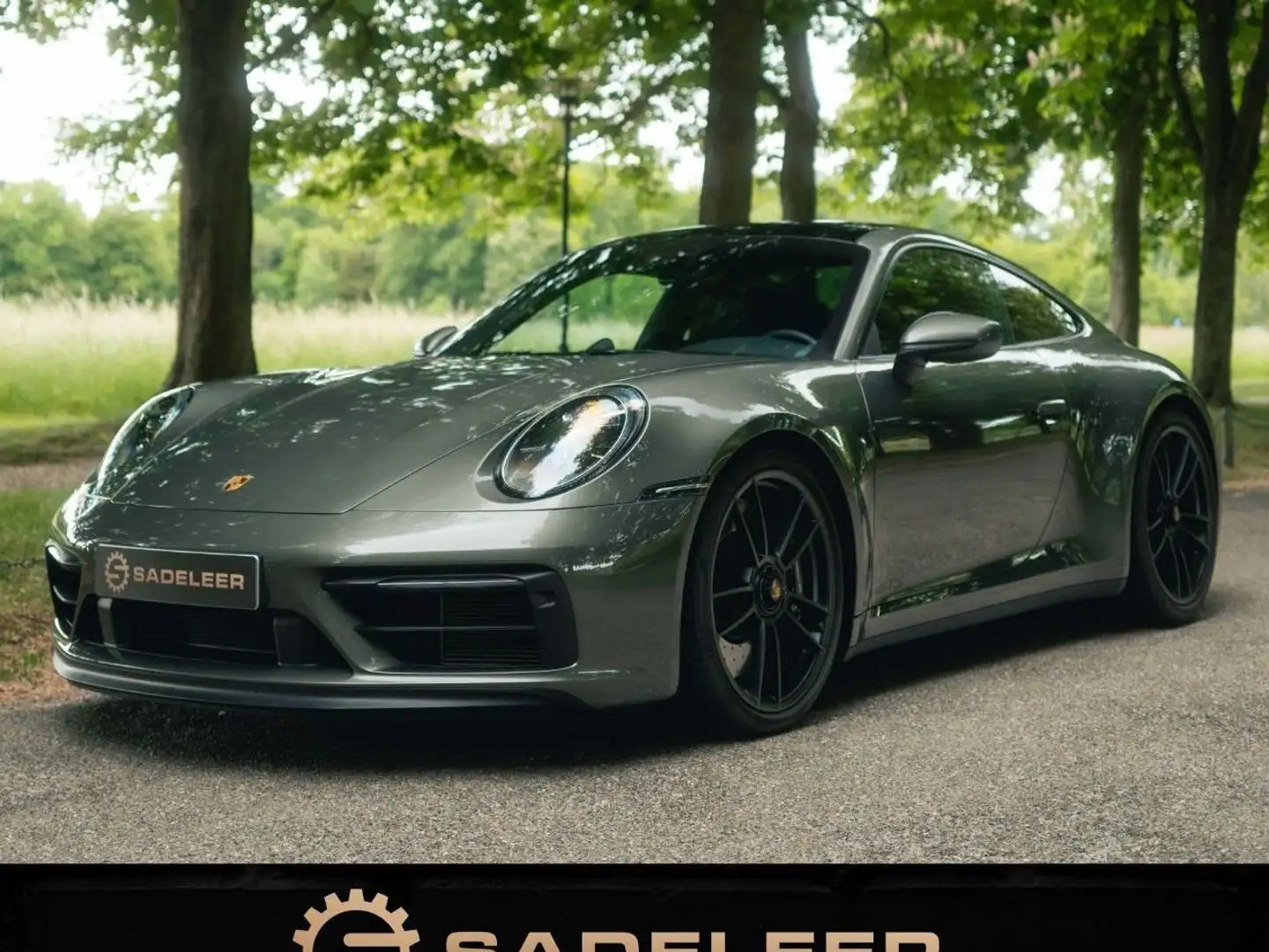 Porsche 992 992 Carrera 4 GTS Vert - 2