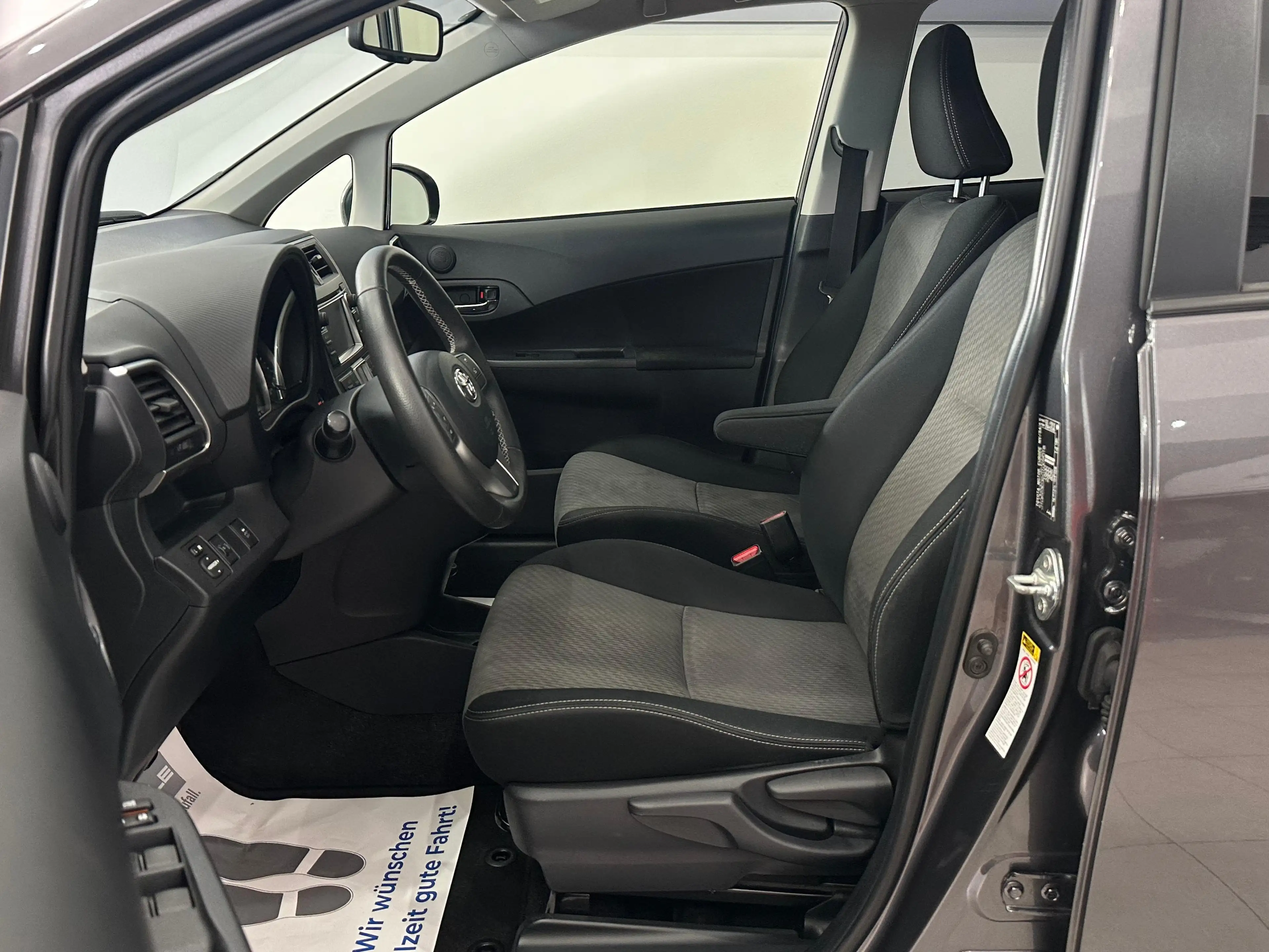Toyota Verso-S 1.4 D-4D Lounge // 1.BESITZ // AHK // KAMERA // — photo 10