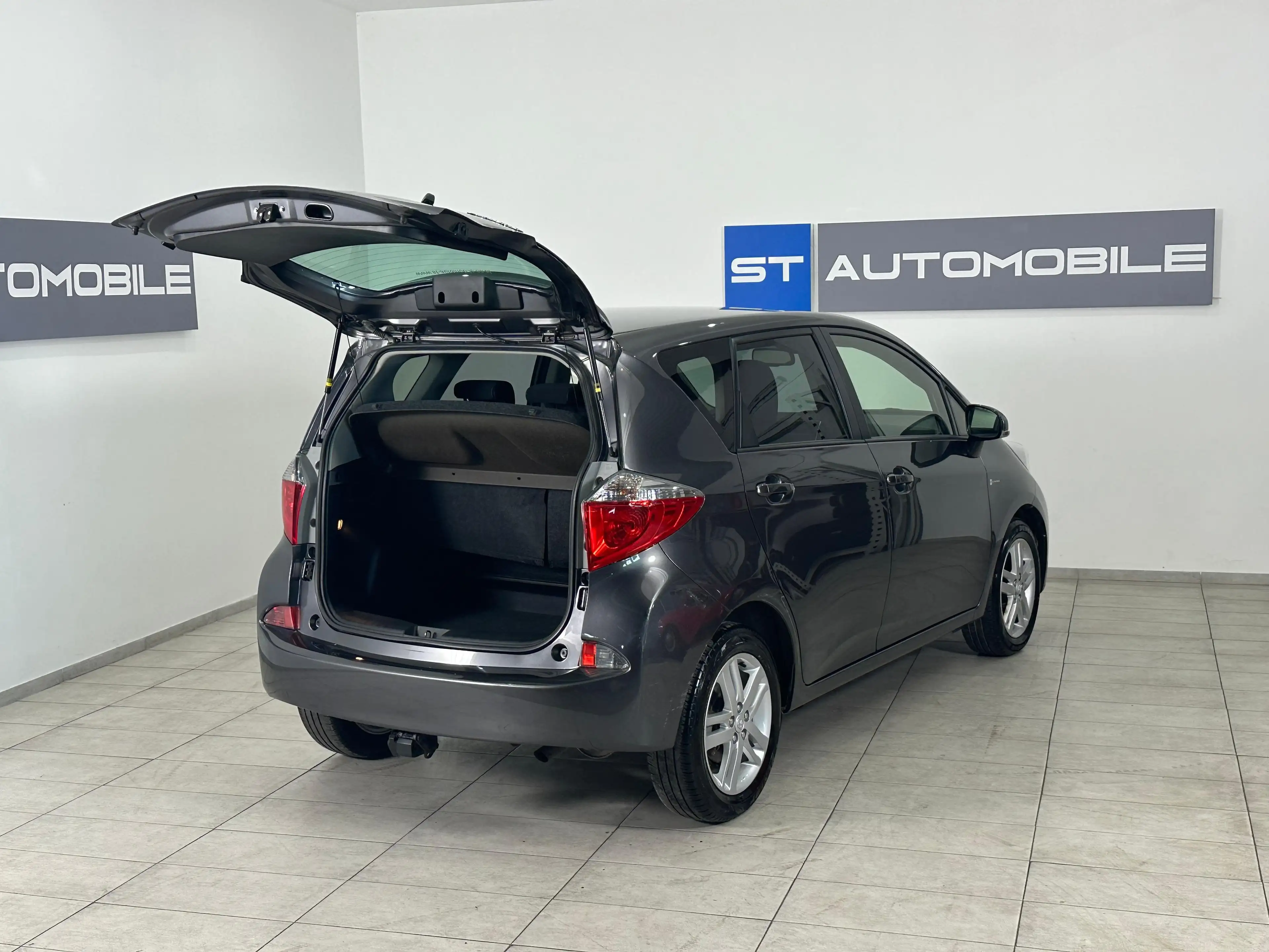 Toyota Verso-S 1.4 D-4D Lounge // 1.BESITZ // AHK // KAMERA // — photo 6