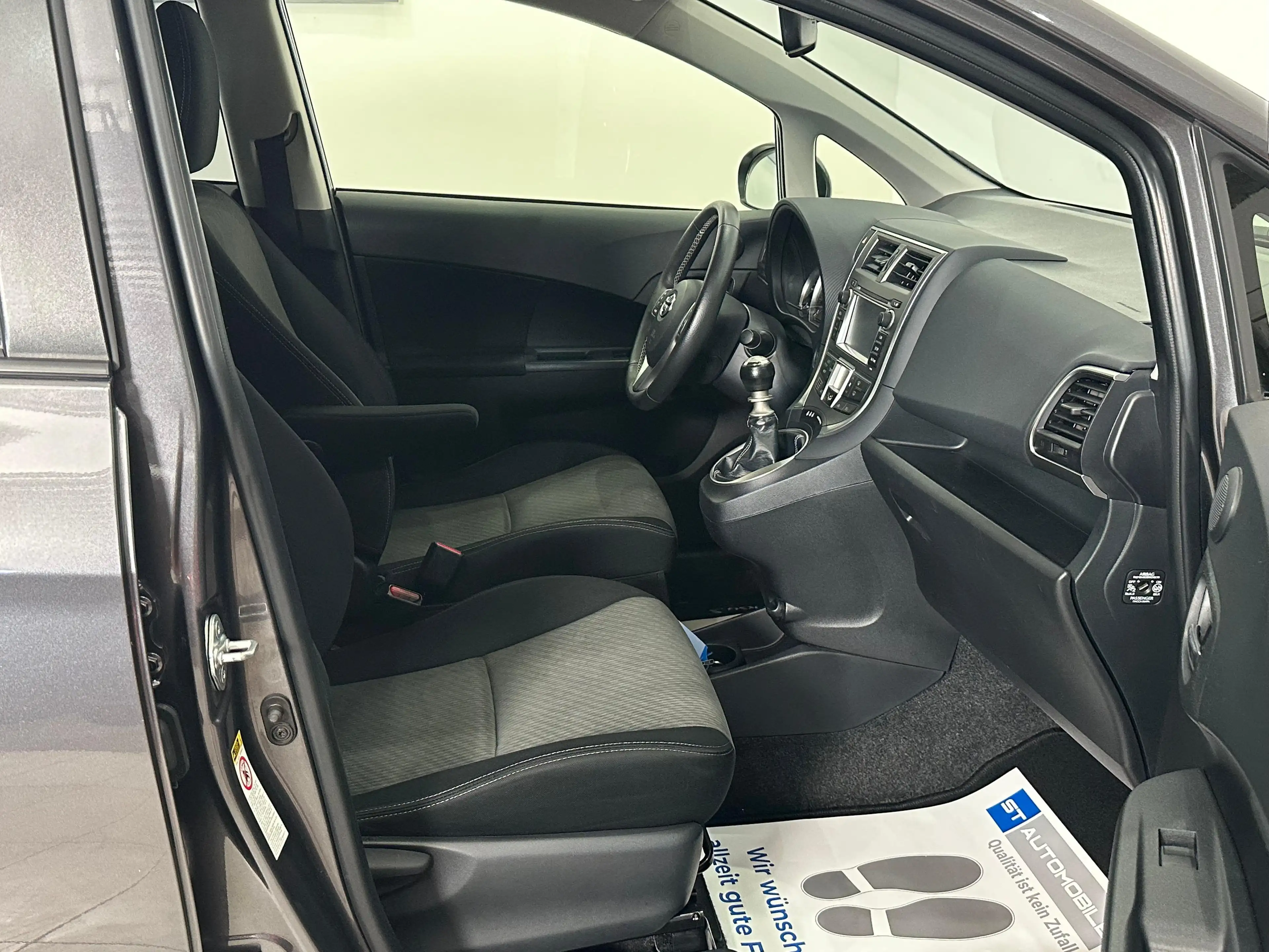 Toyota Verso-S 1.4 D-4D Lounge // 1.BESITZ // AHK // KAMERA // — photo 13