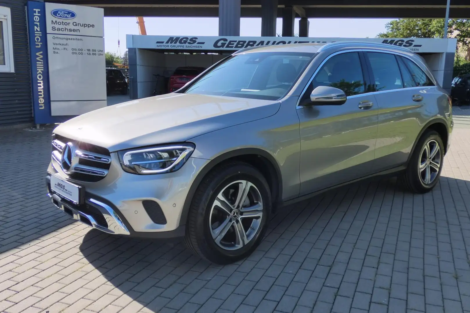 Mercedes-Benz GLC 200 4Matic Hybrid #BUSINESS #TEMP #LED #KAM #DAB Silber - 2