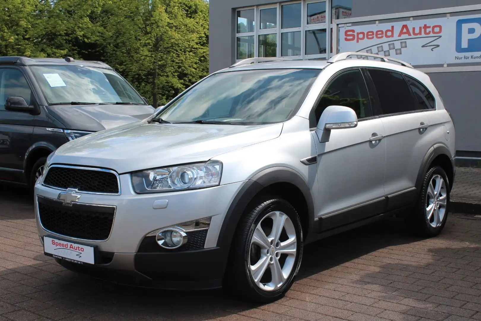 Chevrolet Captiva 2.2 4WD/NAVI/AHK/LEDER/7SITZ/KAMERA/PDC Silber - 1