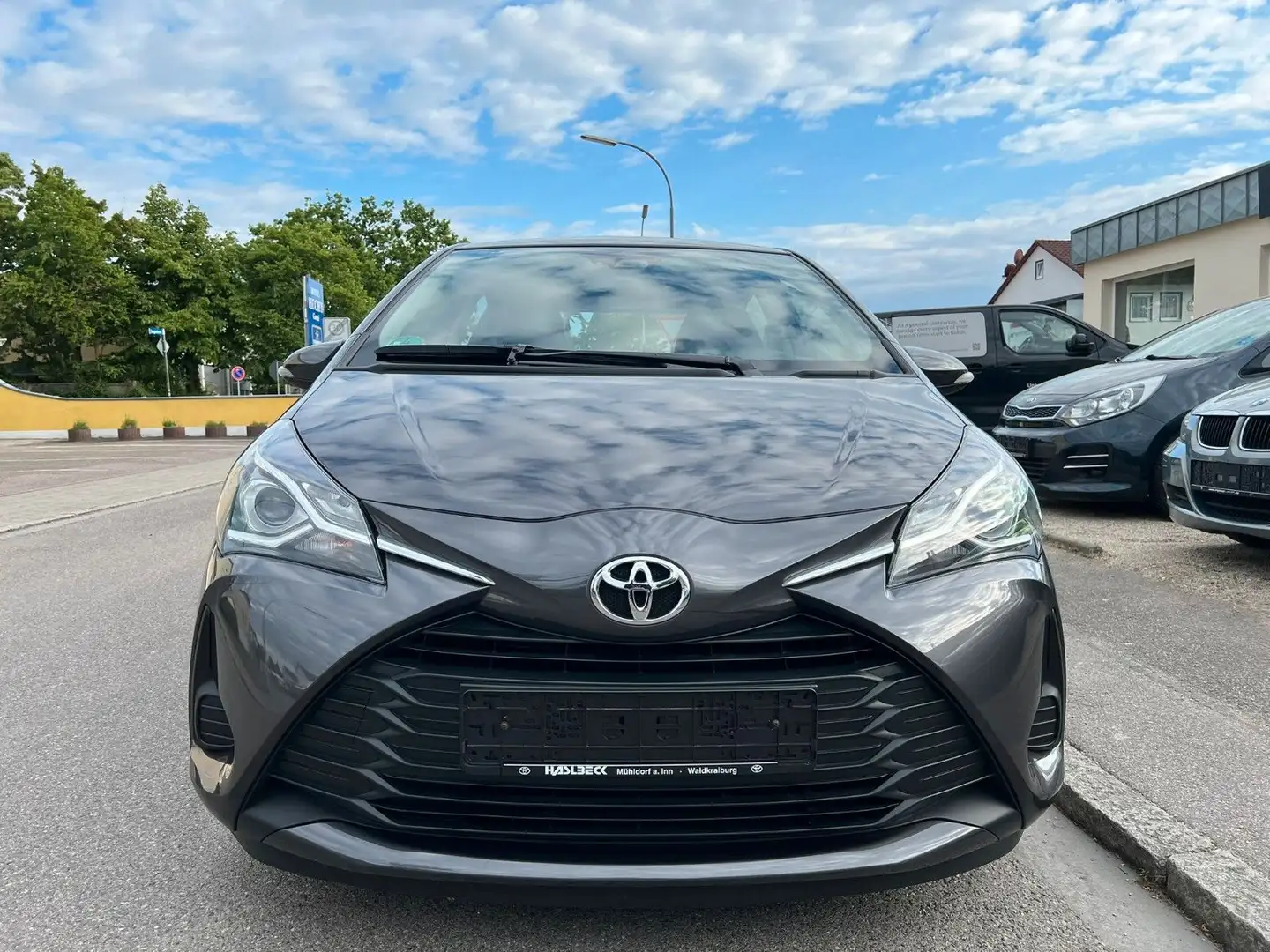 Toyota Yaris Comfort ACC RüK Navi Notbremsass. 20.885KM Gris - 2