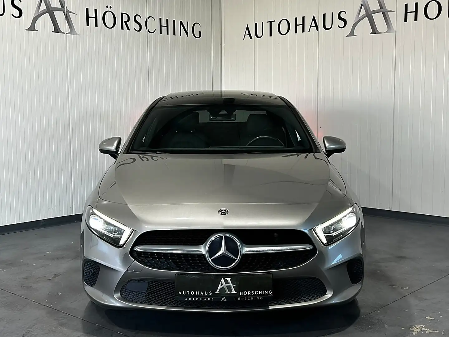 Mercedes-Benz A 180 d Limousine Aut.//PANO//MEMORY//AMBIENTE//SITZH... Silber - 2