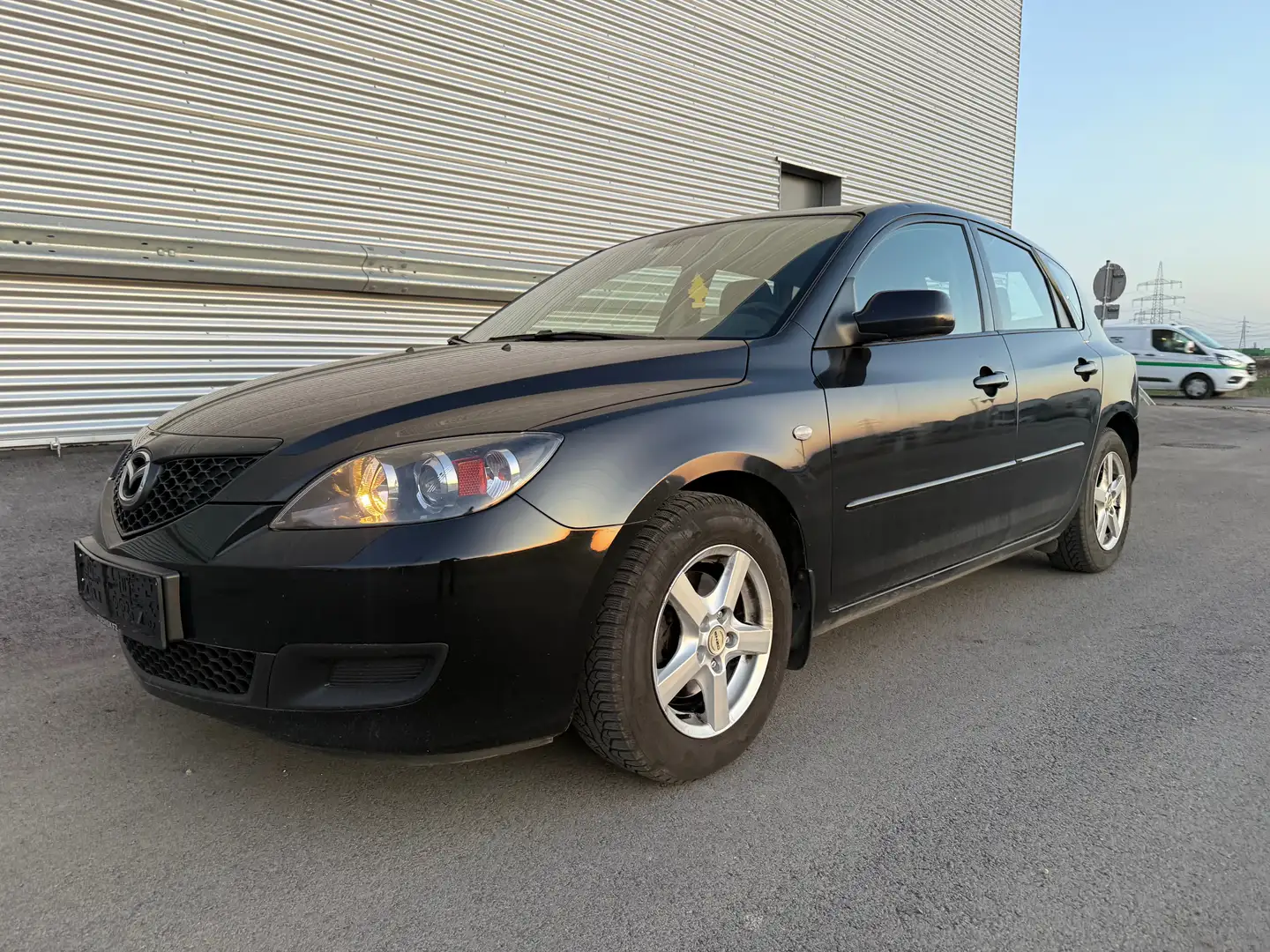 Mazda 3 Sport 1,6i TE ID:69 Schwarz - 2