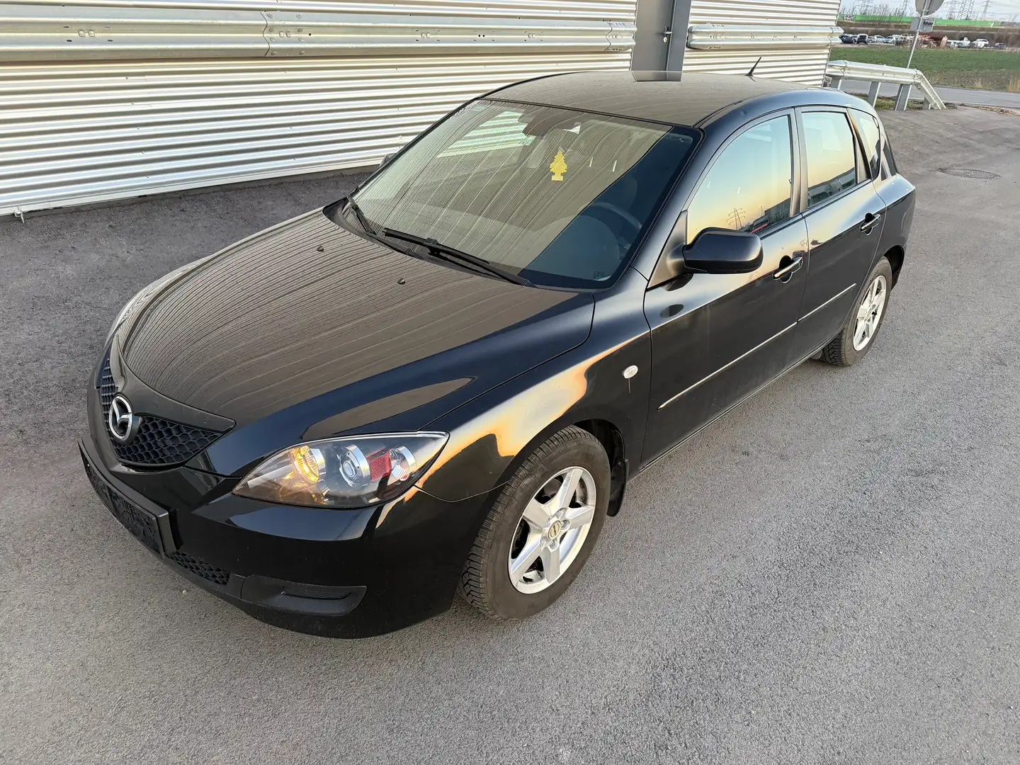Mazda 3 Sport 1,6i TE ID:69 Schwarz - 1