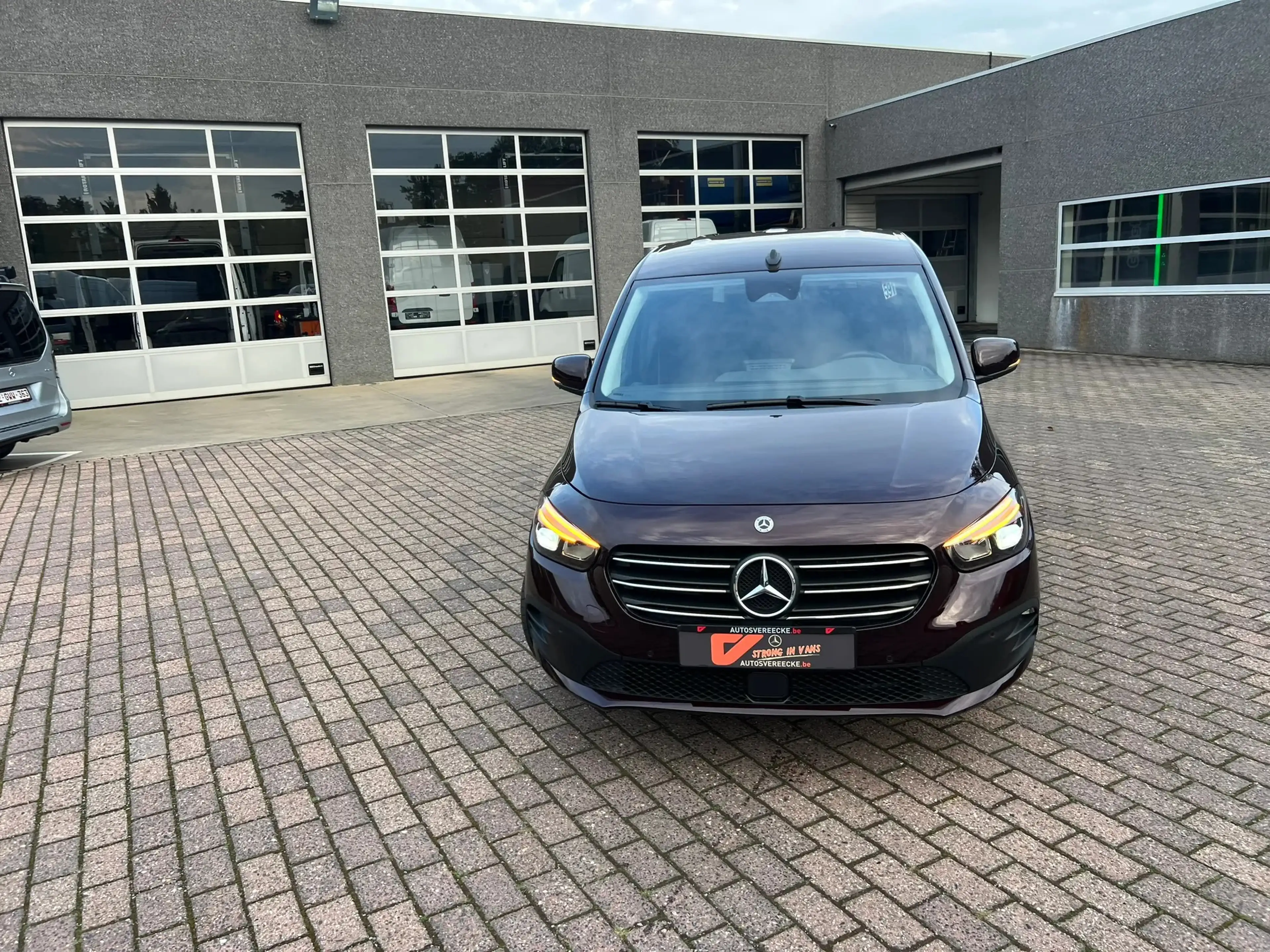 Mercedes-Benz T-Class 180 L2 FWD AUTO (31.000€ex.) — photo 2