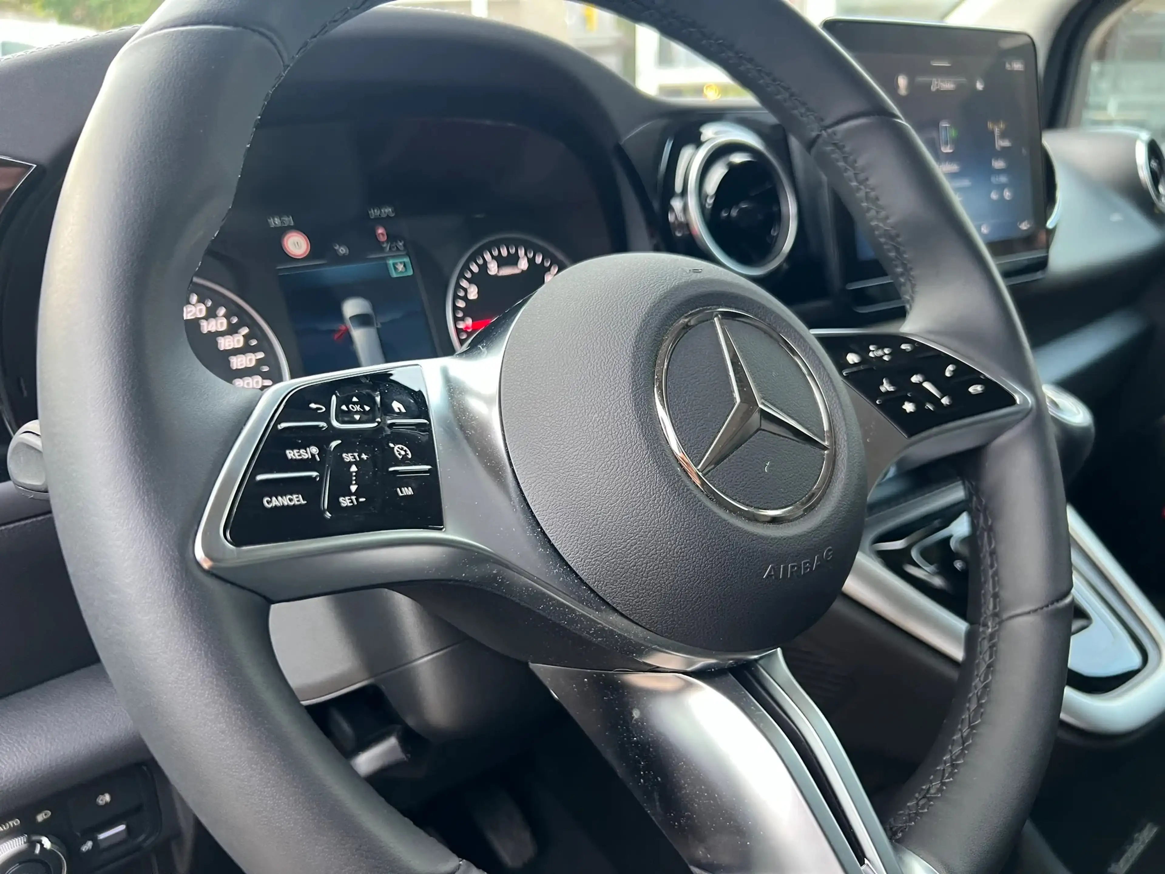 Mercedes-Benz T-Class 180 L2 FWD AUTO (31.000€ex.) — photo 16
