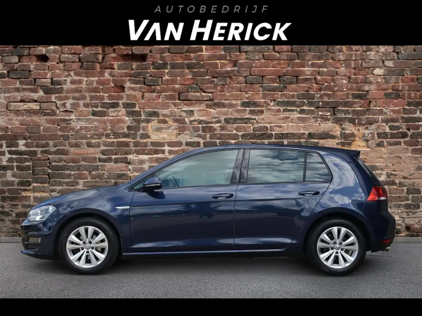 Volkswagen Golf 1.0 TSI 115PK Connected Series 5 deurs | Camera | Blauw - 2