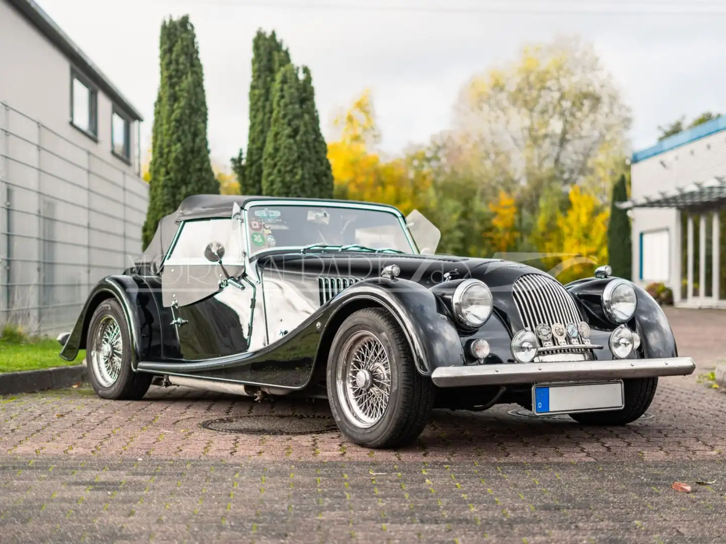 Morgan Plus 4 mit außerordentlicher Ausstattung Schwarz - 1