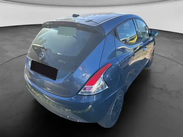 Lancia Ypsilon view 4