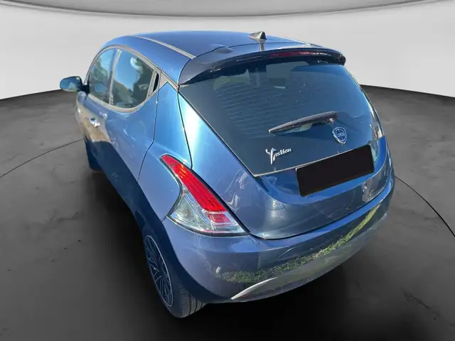 Lancia Ypsilon view 3