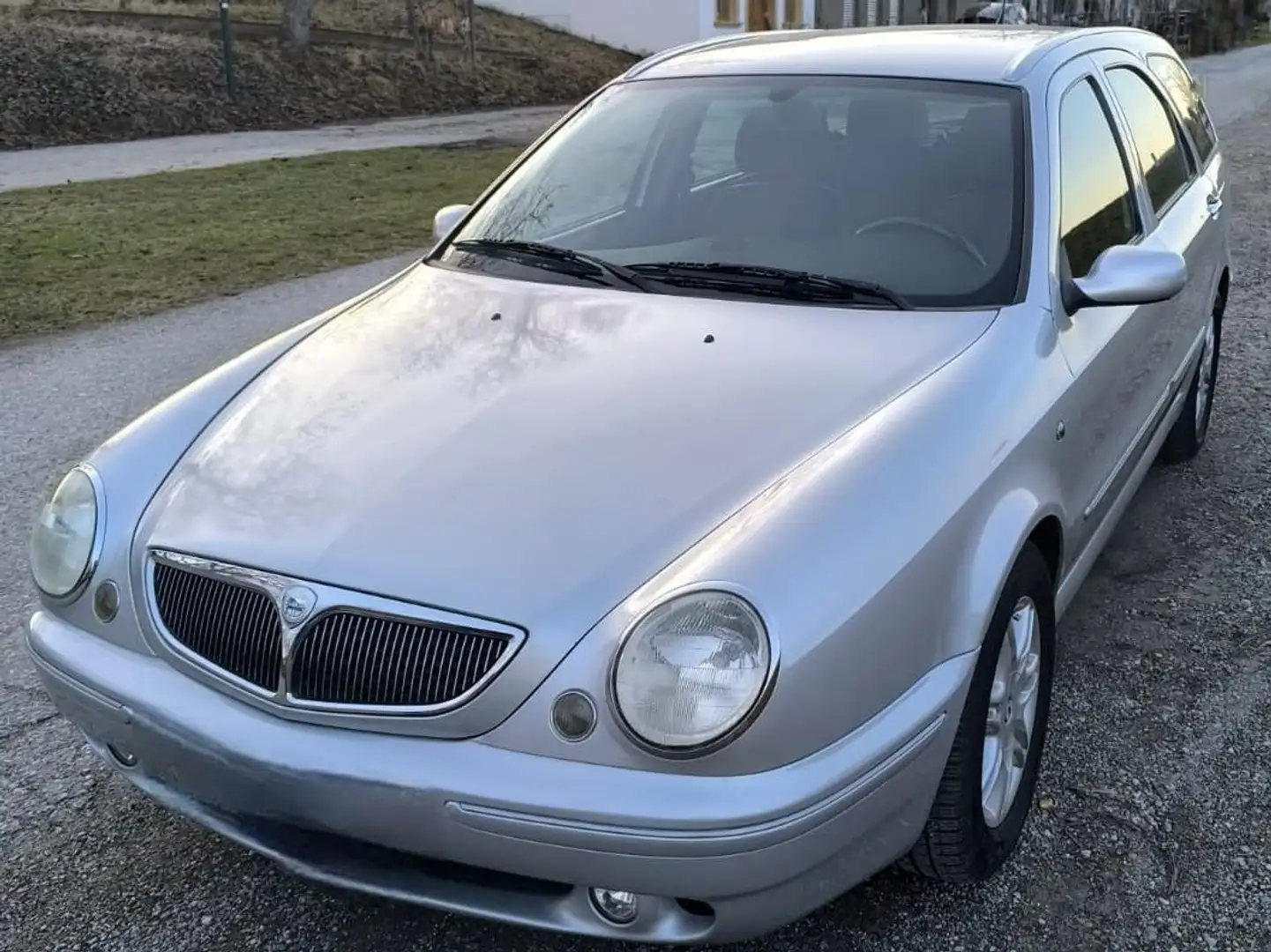 Lancia Lybra Lybra SW 1,9 jtd Business Class Business Class Grau - 1