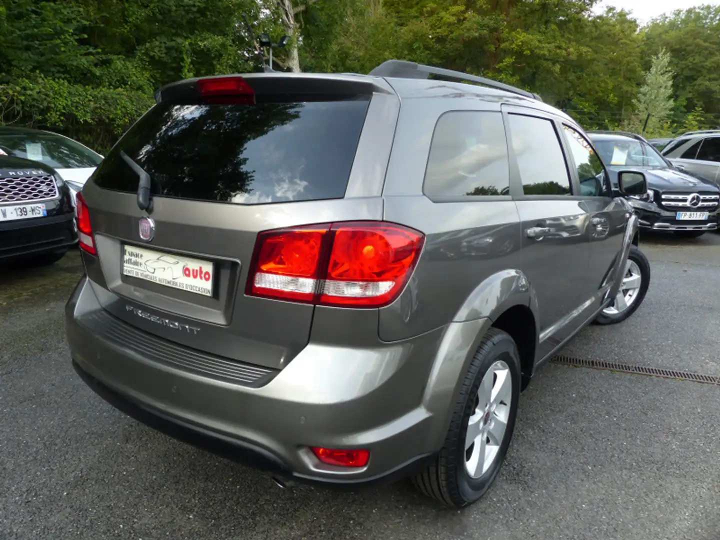 Fiat Freemont 2.0 MULTIJET 16V 140CH URBAN Gris - 2