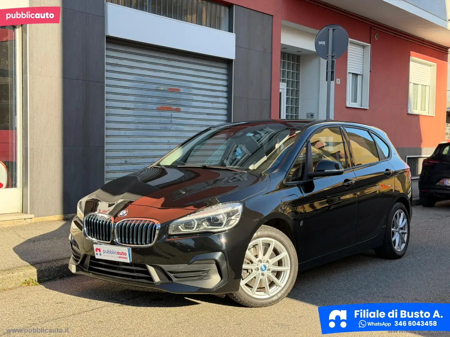 BMW 225 225xe Active Tourer iPerf.Advantage aut. Schwarz - 1
