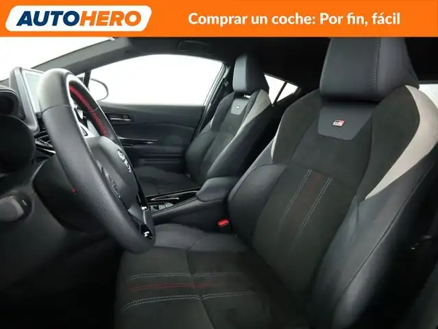 Toyota C-HR view 11
