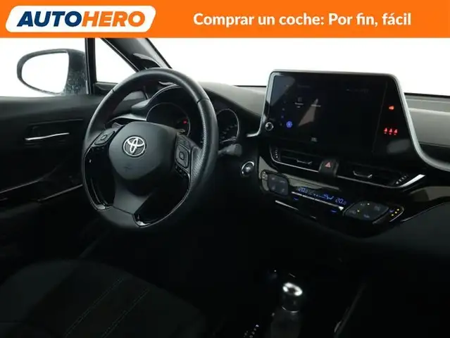 Toyota C-HR view 14