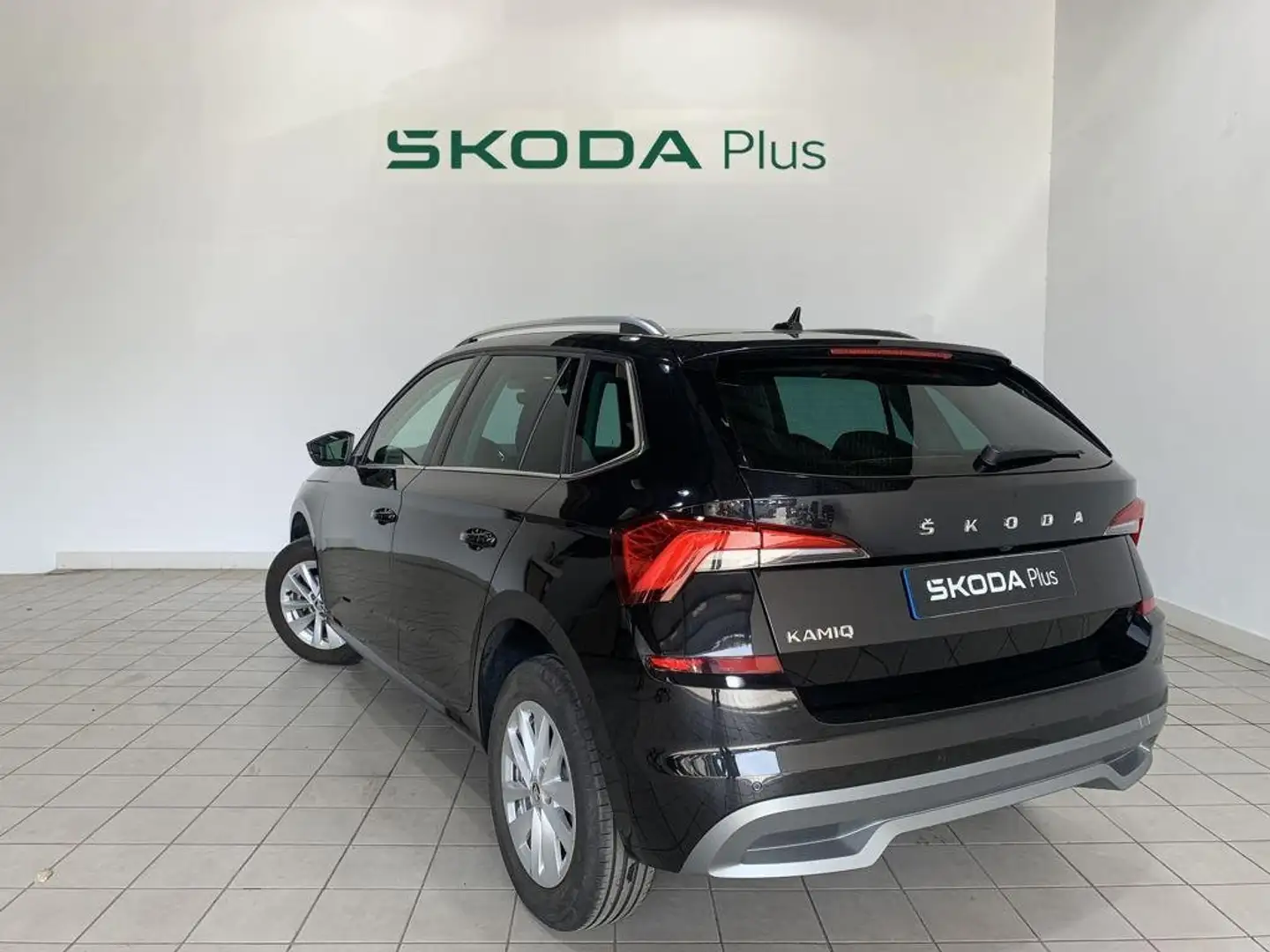 Skoda Kamiq 1.0 TSI Ambition 81kW Negro - 2