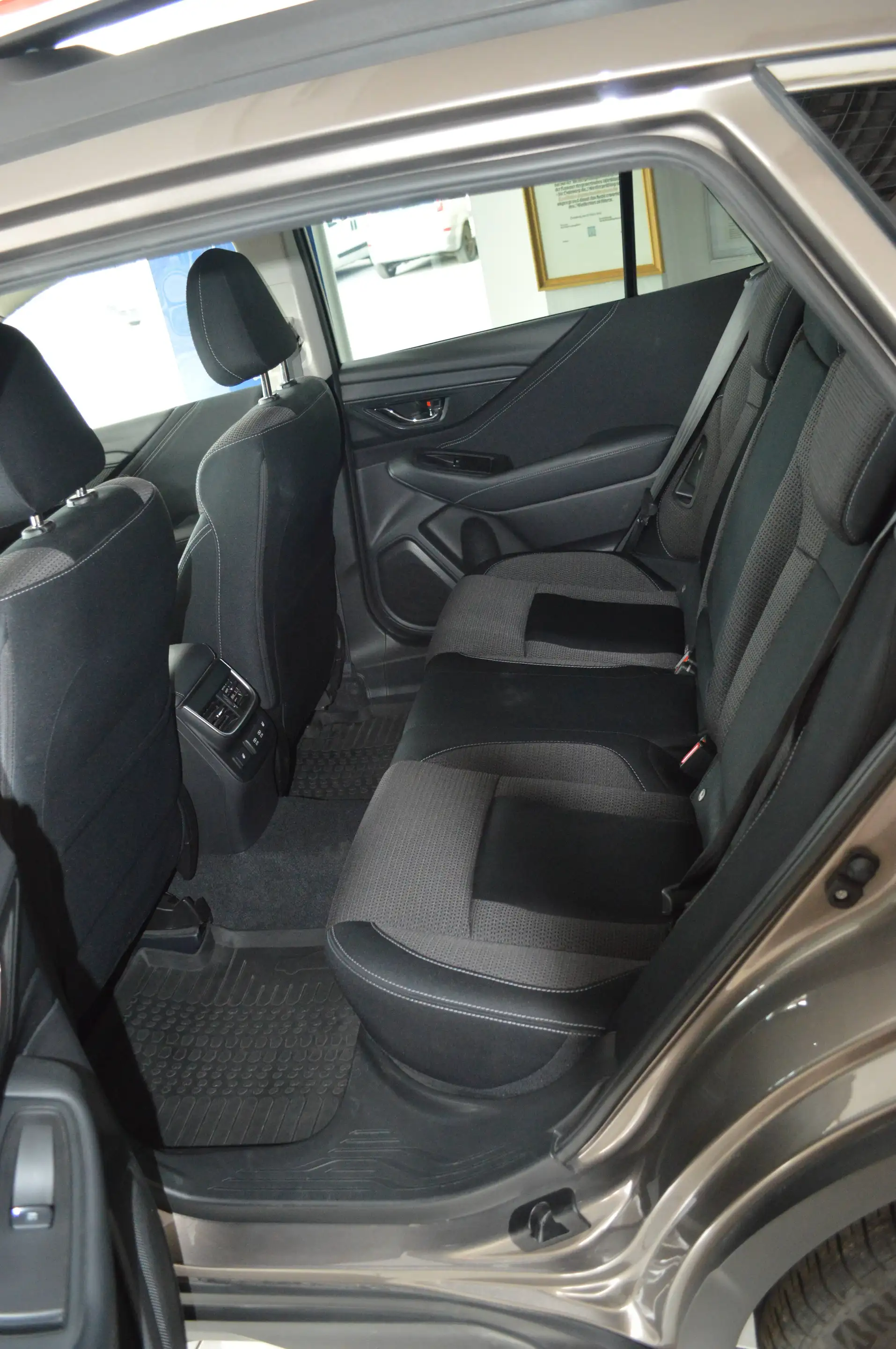 Subaru OUTBACK 2,5 i Touring AWD CVT — photo 5