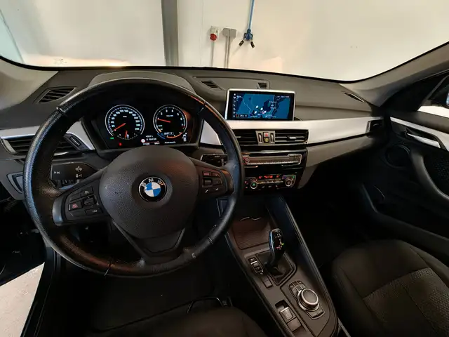 BMW X1 view 8