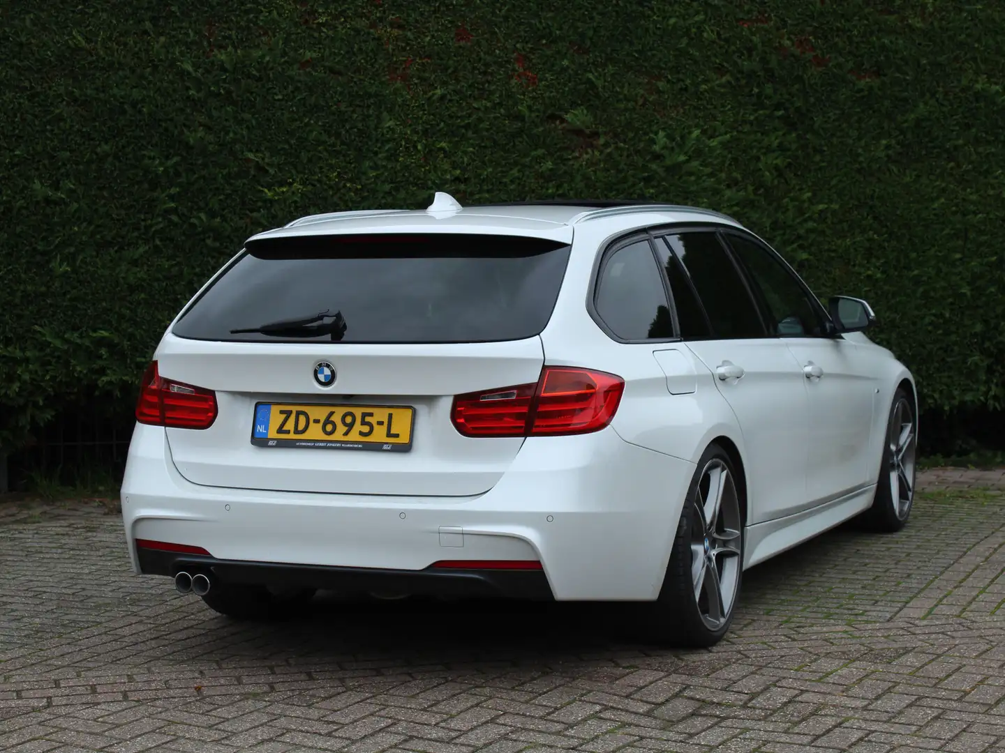 BMW 330 3-serie Touring 330d High Executive | M Pakket | P Wit - 2